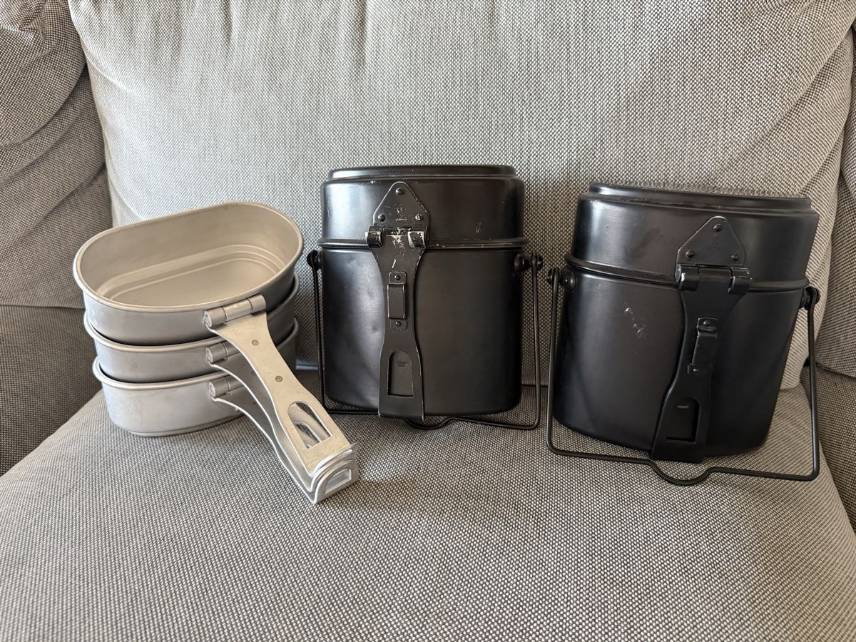 Set di piatti: 2 Gamellen+ 3 Gamellen Deckel. – Usato da Winterthur venduto da ivule2000
