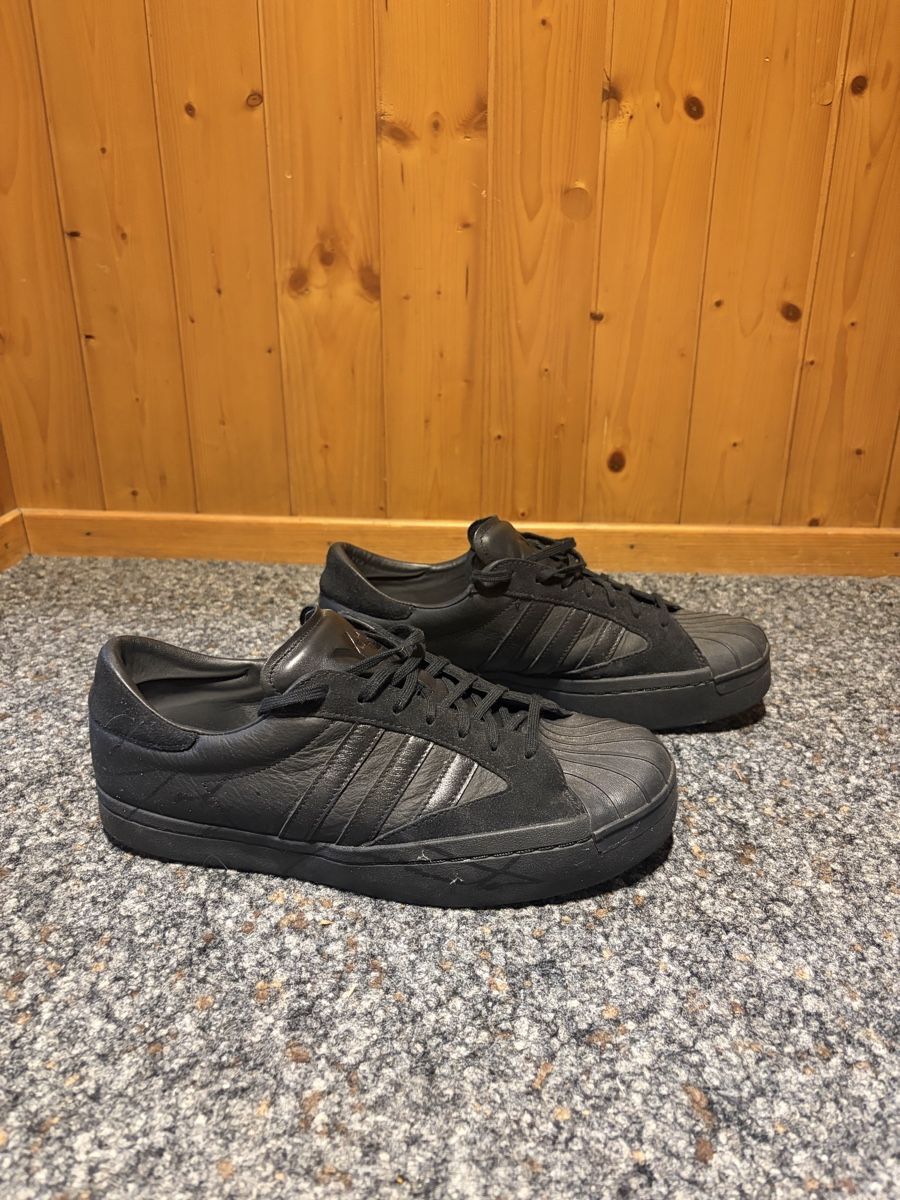 Adidas Herrenschuhe: Schwarze Y- Sneaker  – Gebraucht aus Vilters von sele08_ale08