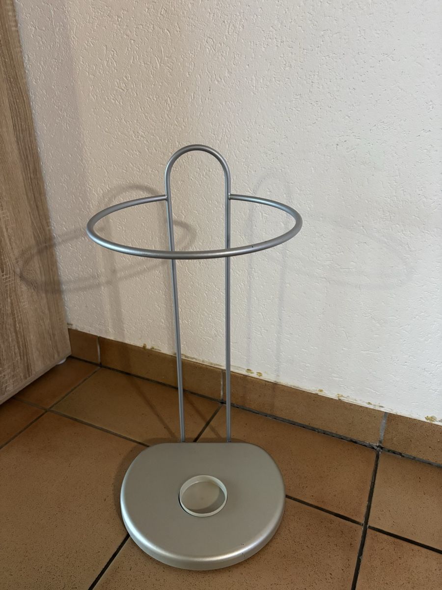 Altri mobili per ufficio: Support à  parapluie – Nuovo e nell'imballaggio originale da Delémont venduto da Vendeur_3 2