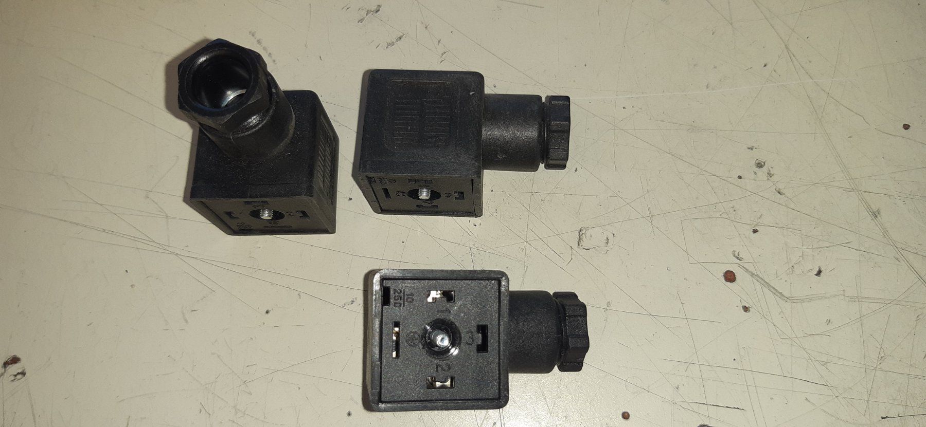 Elektronikbauteile: 20 Stk. Ventilstecker Bauform A 18mm – Gebraucht aus Fehraltorf von STEMAC01TK 1