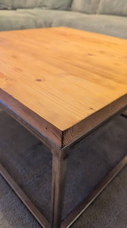 Tables: Couch Tisch Salon  – D'occasion à Oberbüren par Likk