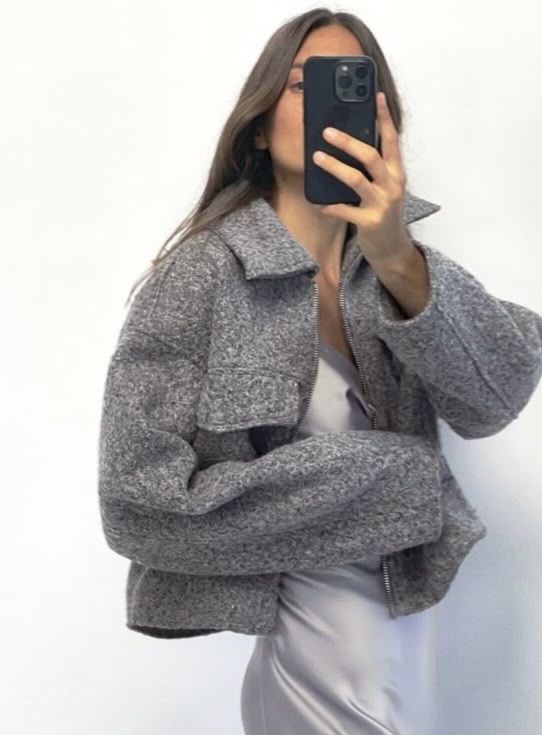 Zara Giacche: ZARA, Grey, Boucle Cropped Zip Jacket – Nuovo (secondo la descrizione) da Zürich venduto da Ndn_Fer