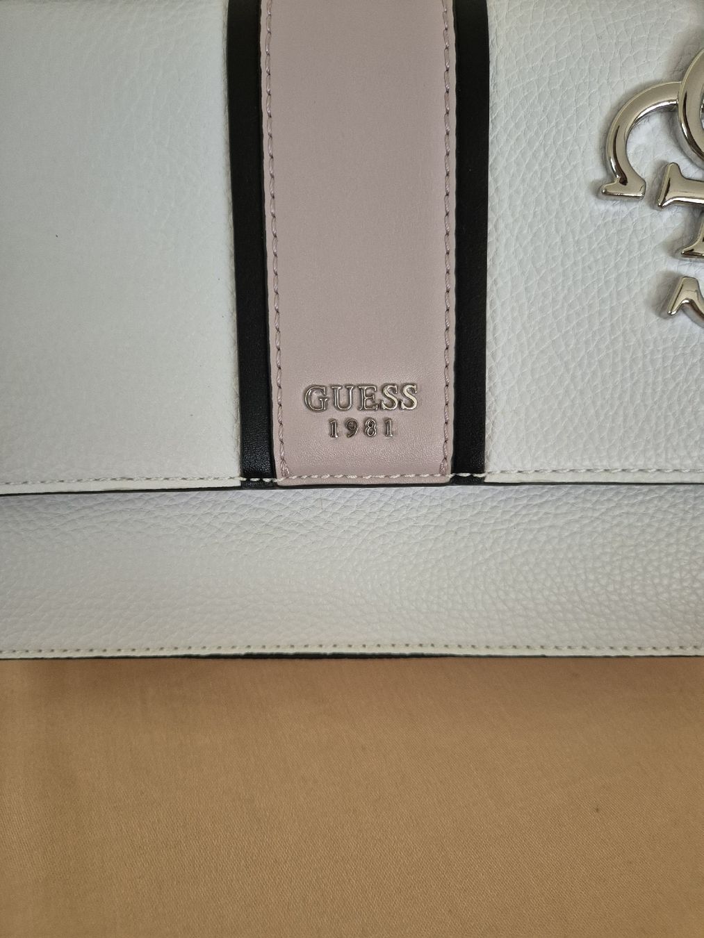 Guess Borse da donna: Handtasche Guess weiss schwarz – Usato da Eschlikon TG venduto da zuzanka80 2
