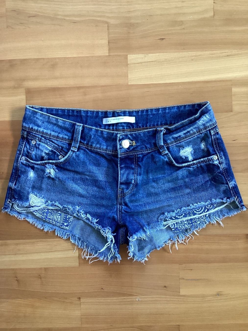 Zara Pantaloni: Zara, Damenshorts, Gr. 34 – Usato da Salenstein venduto da Esprit57 1
