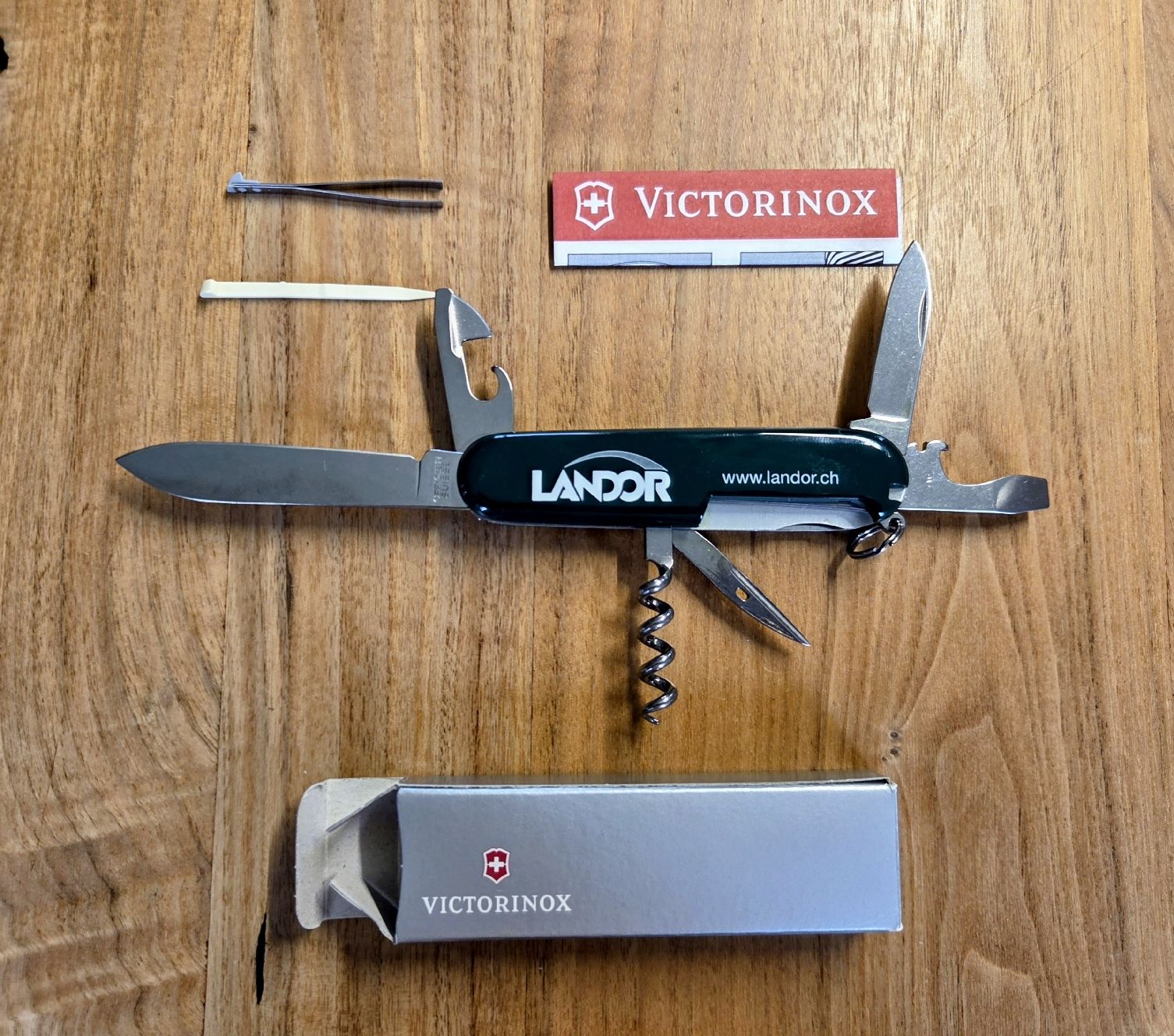 Victorinox Coltelli tascabile: Victorinox Sackmesser, ungebraucht – Nuovo e nell'imballaggio originale da Luzern venduto da goepf6014