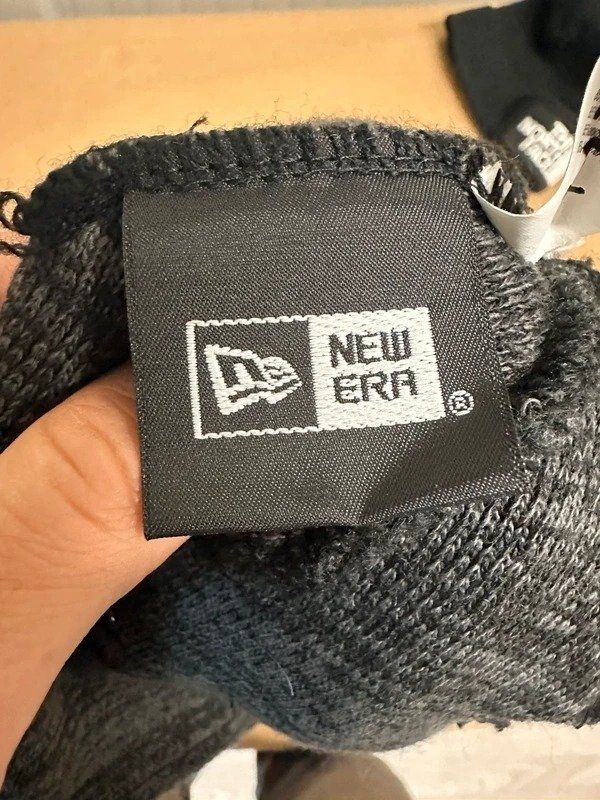 Copricapi, berretti & cappellini: New Era BSC Young Boys Winter Beanie – Usato da Bellinzona venduto da LA-ropa-de-Juan 3