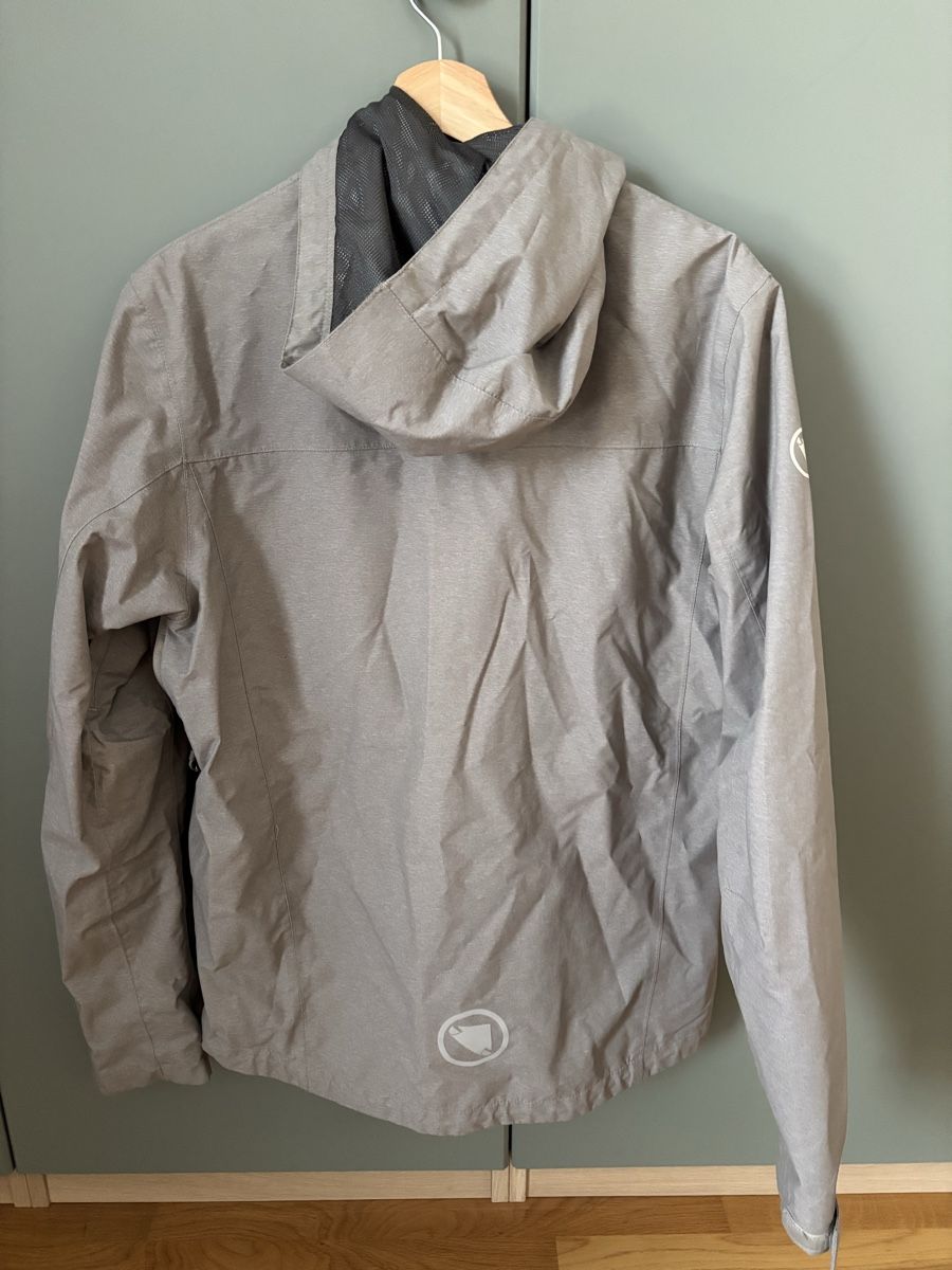 Endura Vestes: Endura Hummvee Waterproof Jacket grau – Neuf (Voir description) à Bettwiesen par ras_9rk9 1
