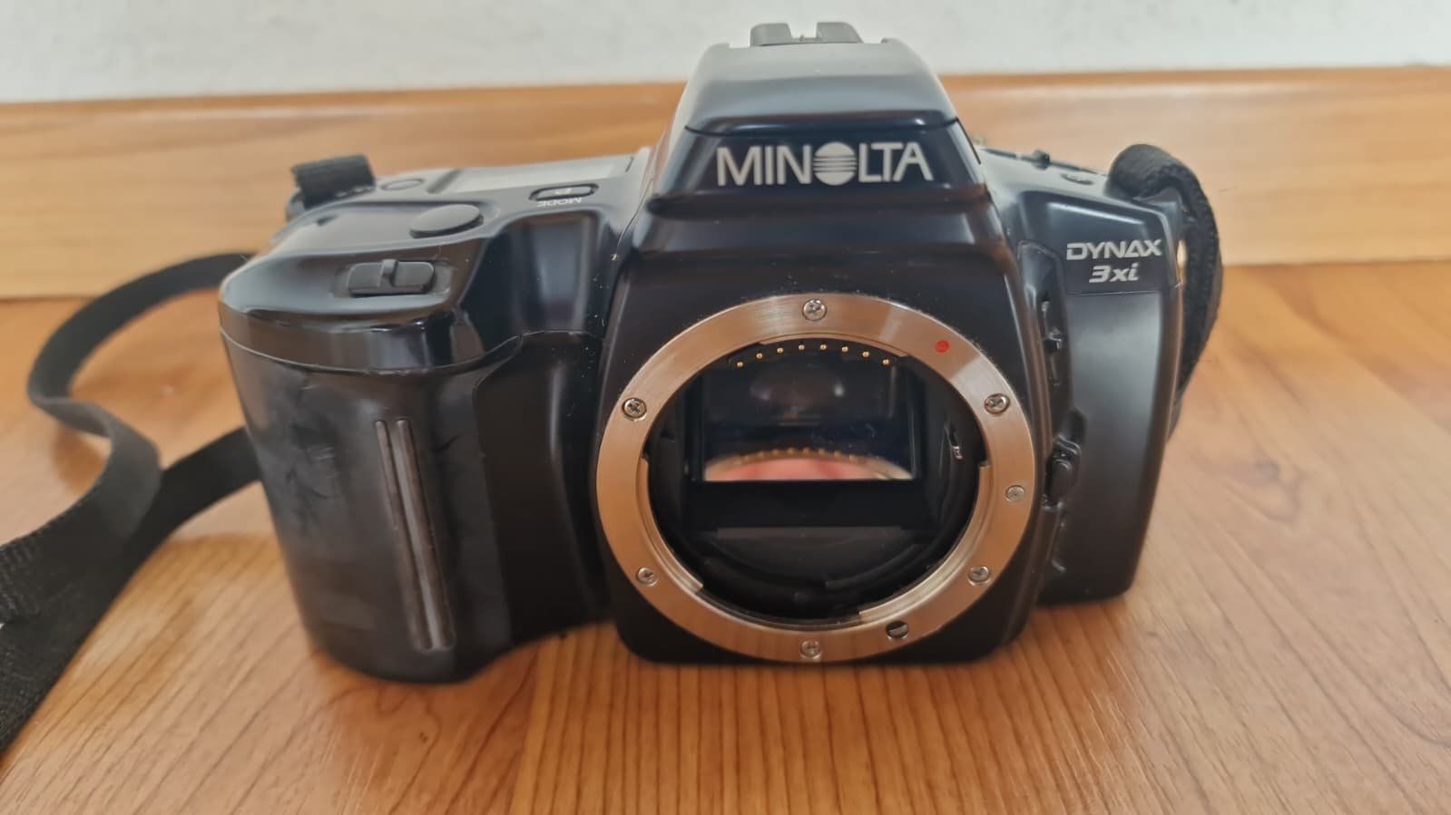 Minolta Fotocamera: Minolta Dynax 3xi Spiegelreflexkamera – Usato da Vevey venduto da dreetje9