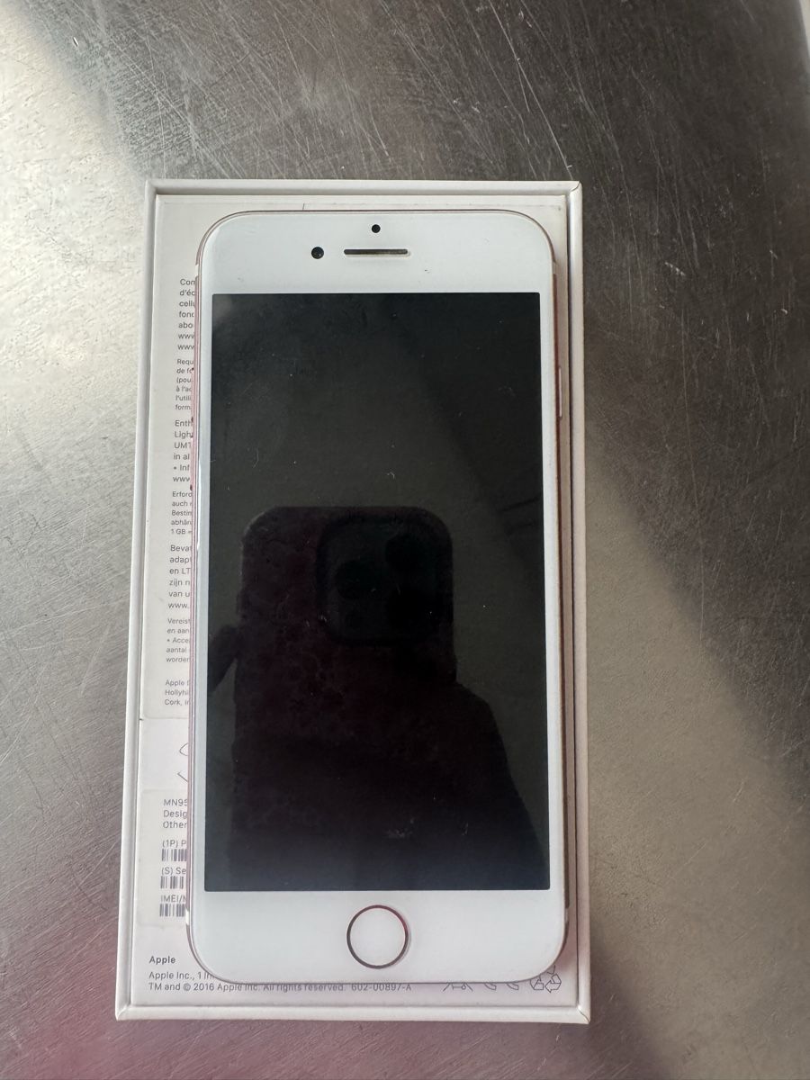 Apple Telefoni cellulari / Smartphones: iPhone 7 128GB Rosa gut erhalten mit Verpackung – Usato da Berneck venduto da sin_y2pb 1
