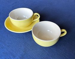Rössler Kaffeetassen mit Unterteller, gelb, Mid Century