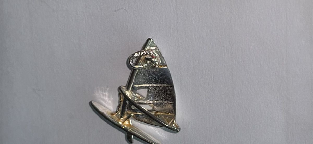 Pendentifs: Der Windsurfer Silberschmuck-Anhänger – D'occasion à Lugnorre par ulr_lqc6 2