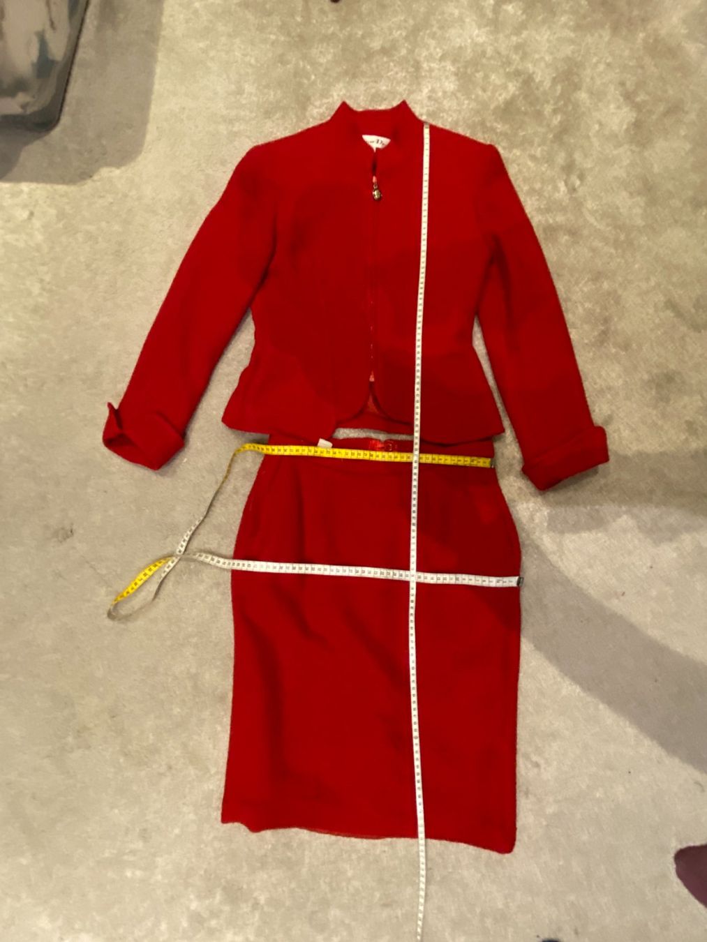 Dior Completi & Tailleur: CHRISTIAN DIOR ANZUG 36 – Usato da Liestal venduto da aarroon 2
