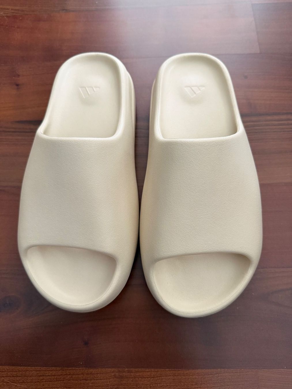 Adidas Scarpe da uomo: Yeezy Slide Bone – Nuovo e nell'imballaggio originale da Grabs venduto da Alvin13 1