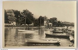 NYON. NOUVEAU PORT AVEC BATEAUX