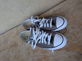 Converse 42 Schuhe NEU
