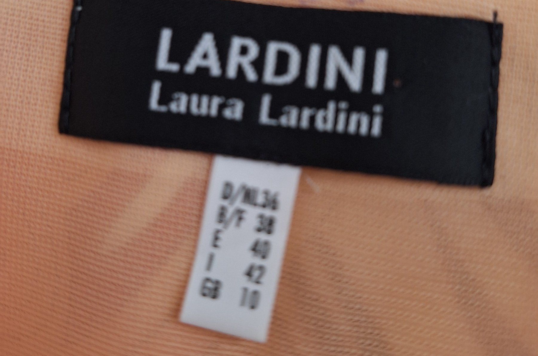 Lardini Kleider: Sommerkleid Gr. 36, wie NEU – Gebraucht aus Worb von nfsolutions 1