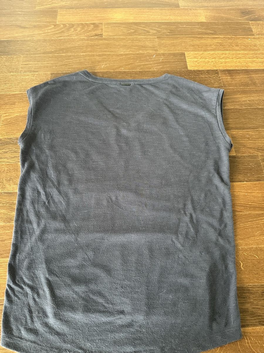 Calvin Klein T-shirt: T-Shirt Calvin Klein XS – Usato da Dietikon venduto da mike.thorton 2