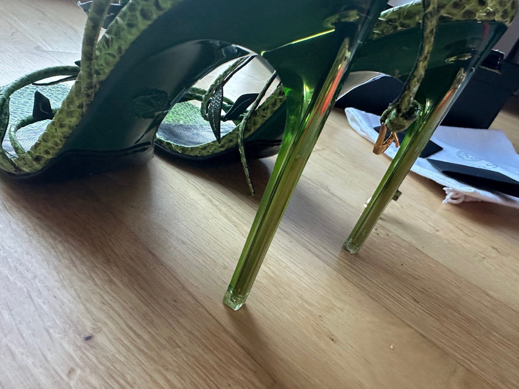 Versace Scarpe da donna: VERSACE Python Heels, Gr. 37,5,  J. Lo, NP  € 1.100,00 – Usato da Eggersriet venduto da Swiss2909 8