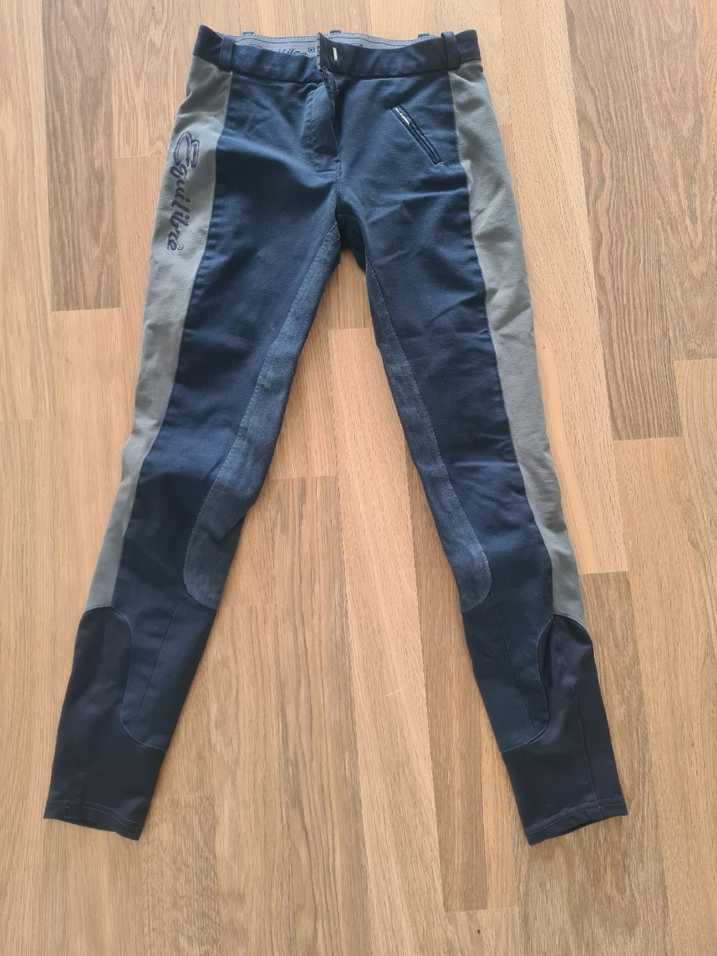 Pantaloni: Gebrauchte Equilibre Vollbesatzreithose Grösse 34 – Usato da Reiden venduto da Vet21