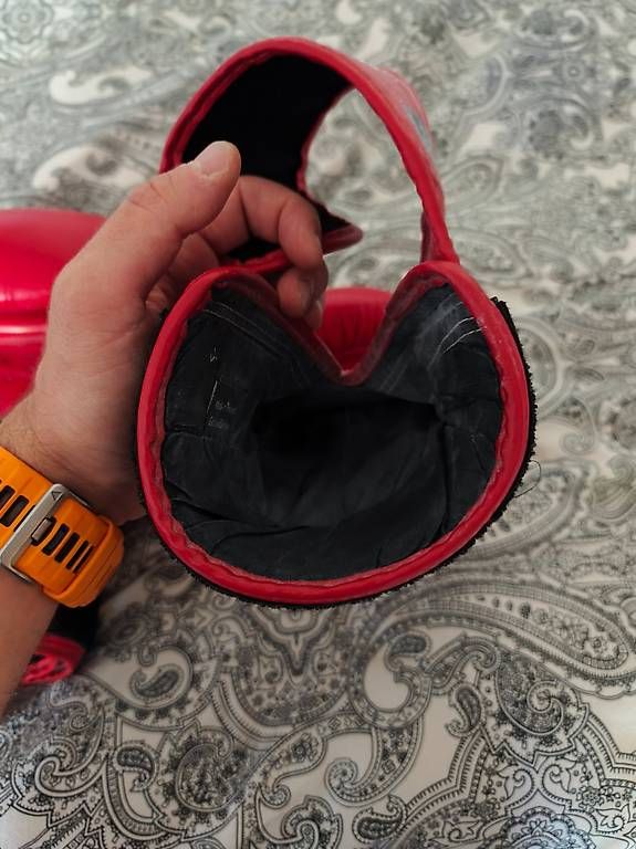 Guanti & manicotti: Gants de boxe 14 oz rouge – Usato da St-Prex venduto da mat_zrw2 2