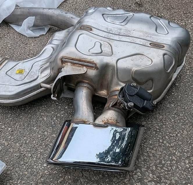 Sistemi di scarico: Ligne Echappement Compléte Audi RS6 C8 – Usato da Bussigny venduto da NoLimiit