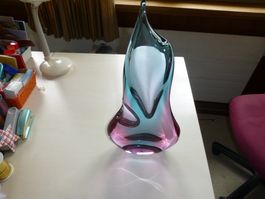 Vase sehr schön, blau und violette Glasfärbung