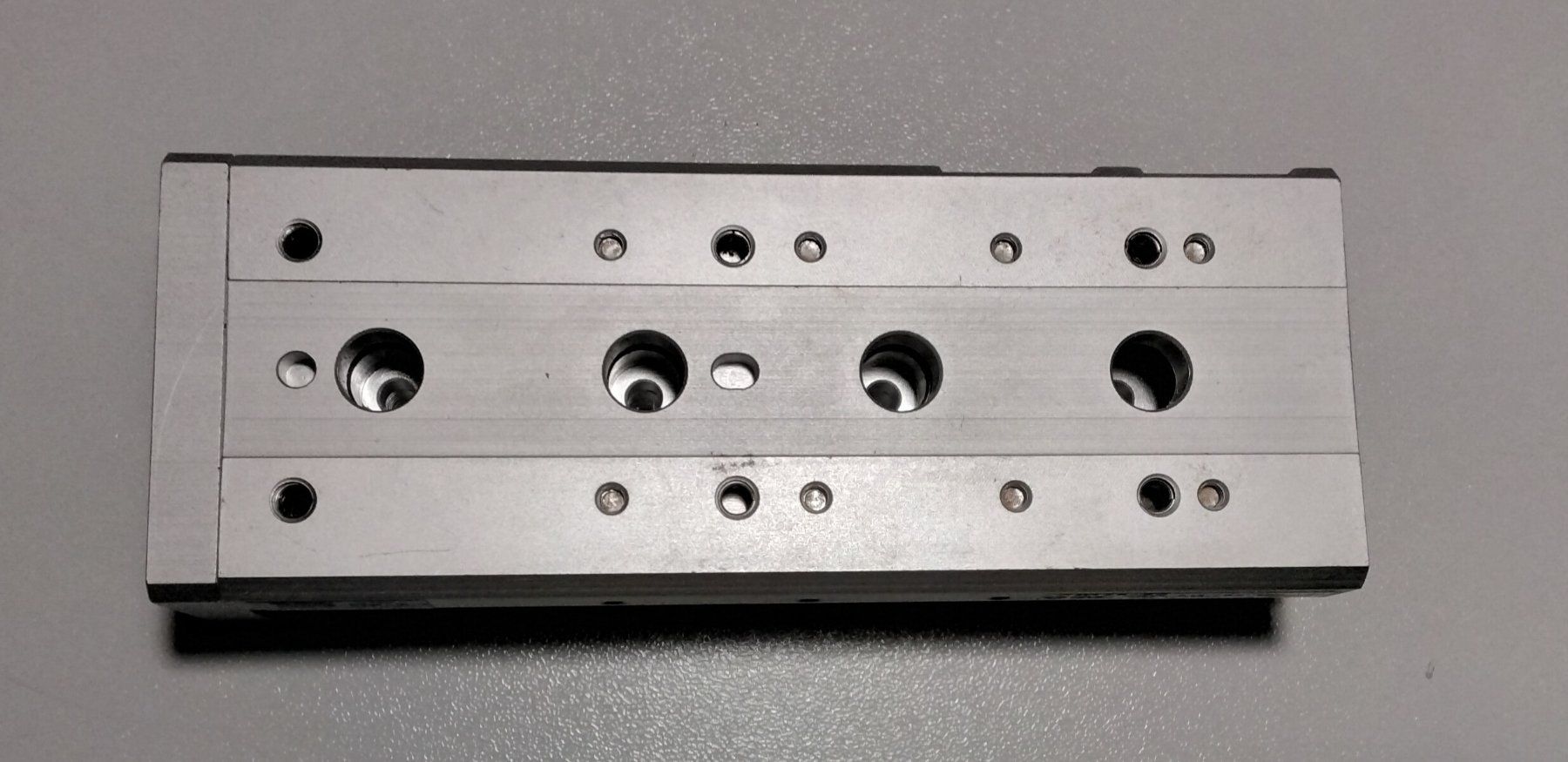 Autres produits électroniques: SMC MXS8-50 – D'occasion à Bussy FR par 023 1