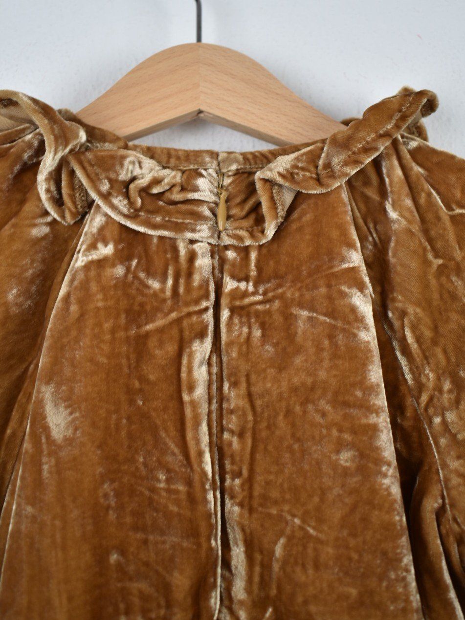 Vestiti & Gonne: Noralee Samtkleid, neu, Gr.104, braun/gold – Nuovo (secondo la descrizione) da Nürensdorf venduto da 2ND_STORY 3
