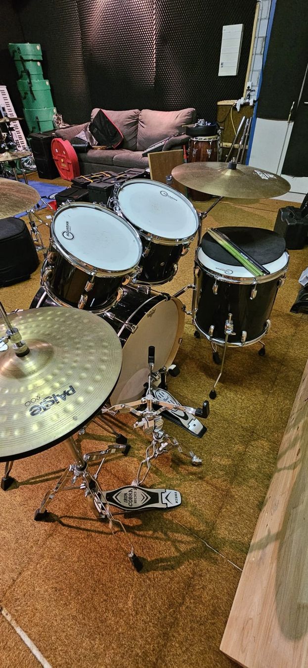 Strumenti musicali: Pearl Vision Birch Drumset – Usato da Rapperswil SG venduto da Portschluessel 2