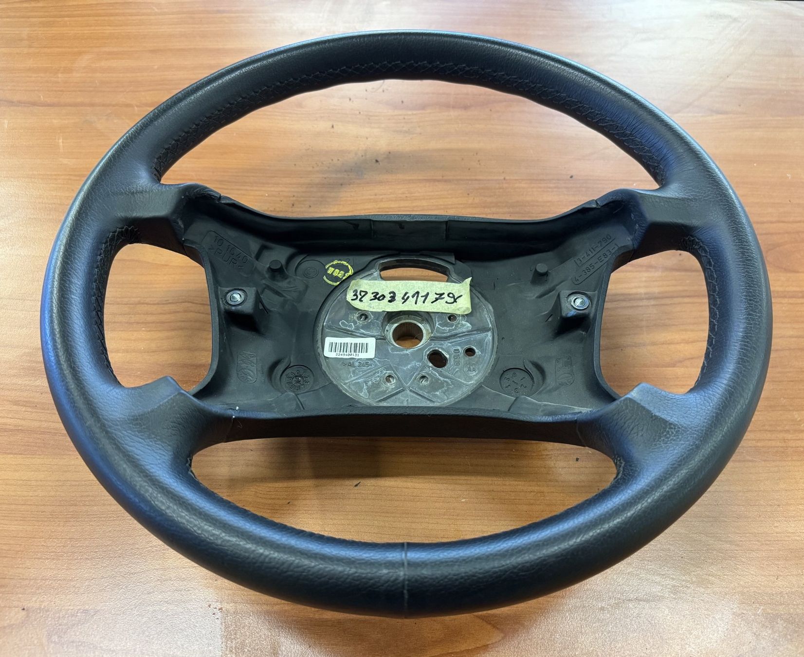 BMW Toutes les pièces auto: BMW X3 E83 Volant cuir 4 branches – D'occasion à Satigny par rfo59 1
