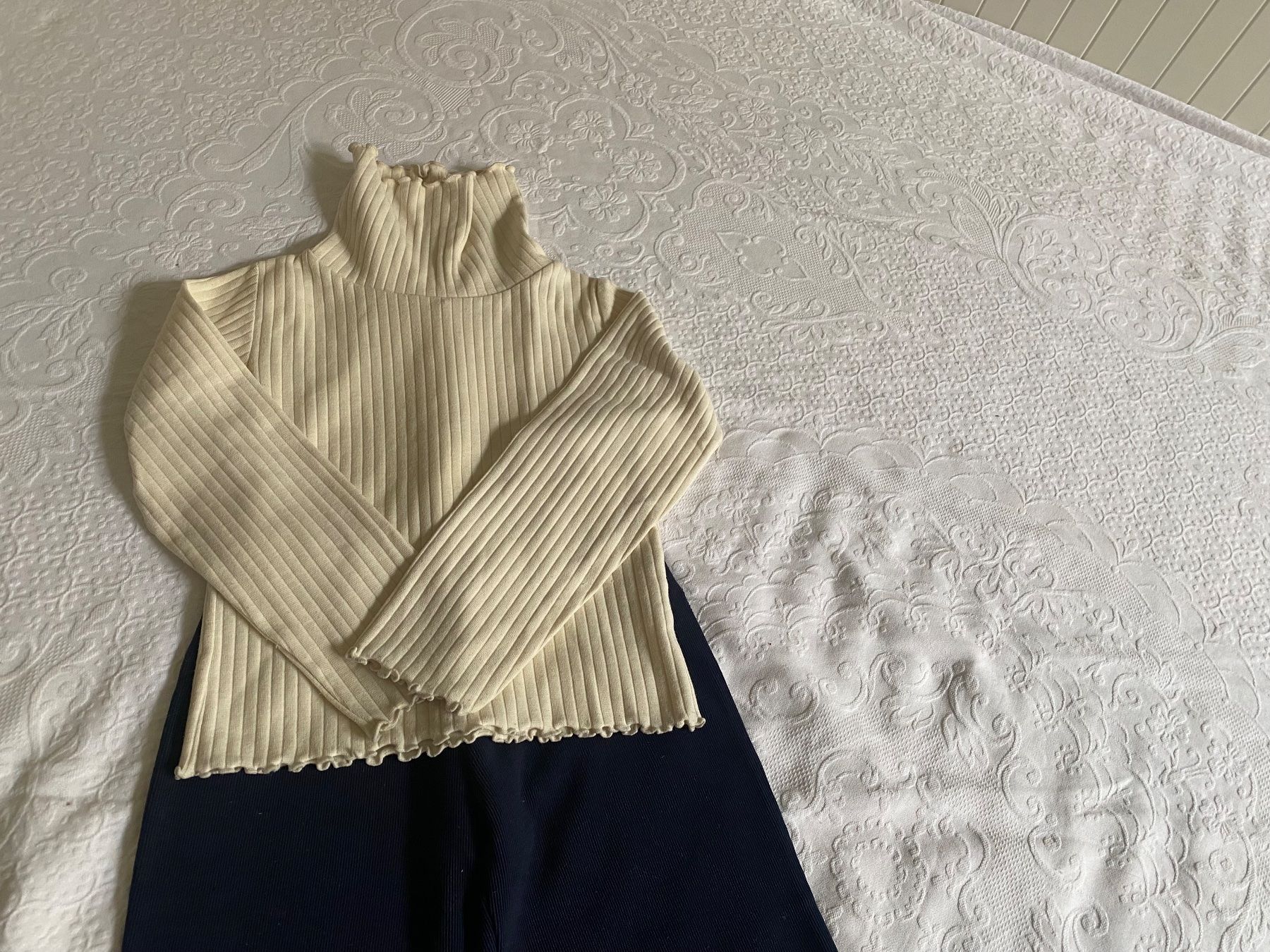 Kleiderpakete & -sets: Rolli, Hose und Esprit Jacket 6-8 Jahre – Gebraucht aus Fribourg von geraldine132 3