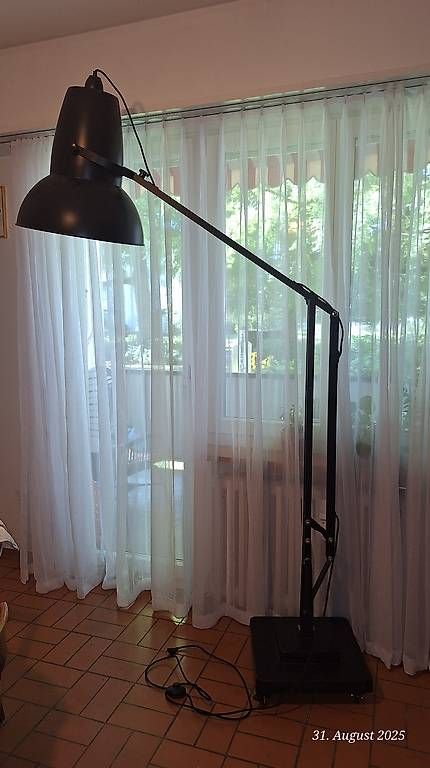 Lampade: Lampe Pixar, schwarz, 190 cm hoch  – Usato da Basel venduto da ueppig