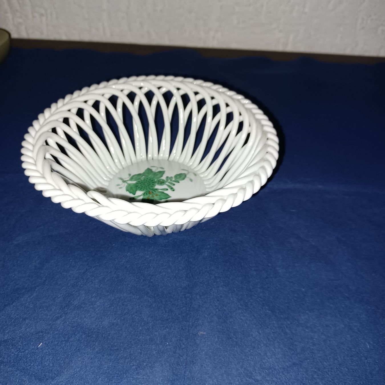 Herend Tutte le decorazioni: Herend kleines durchbrochenes Körbchen – Usato da Abtwil SG venduto da luupsy 1