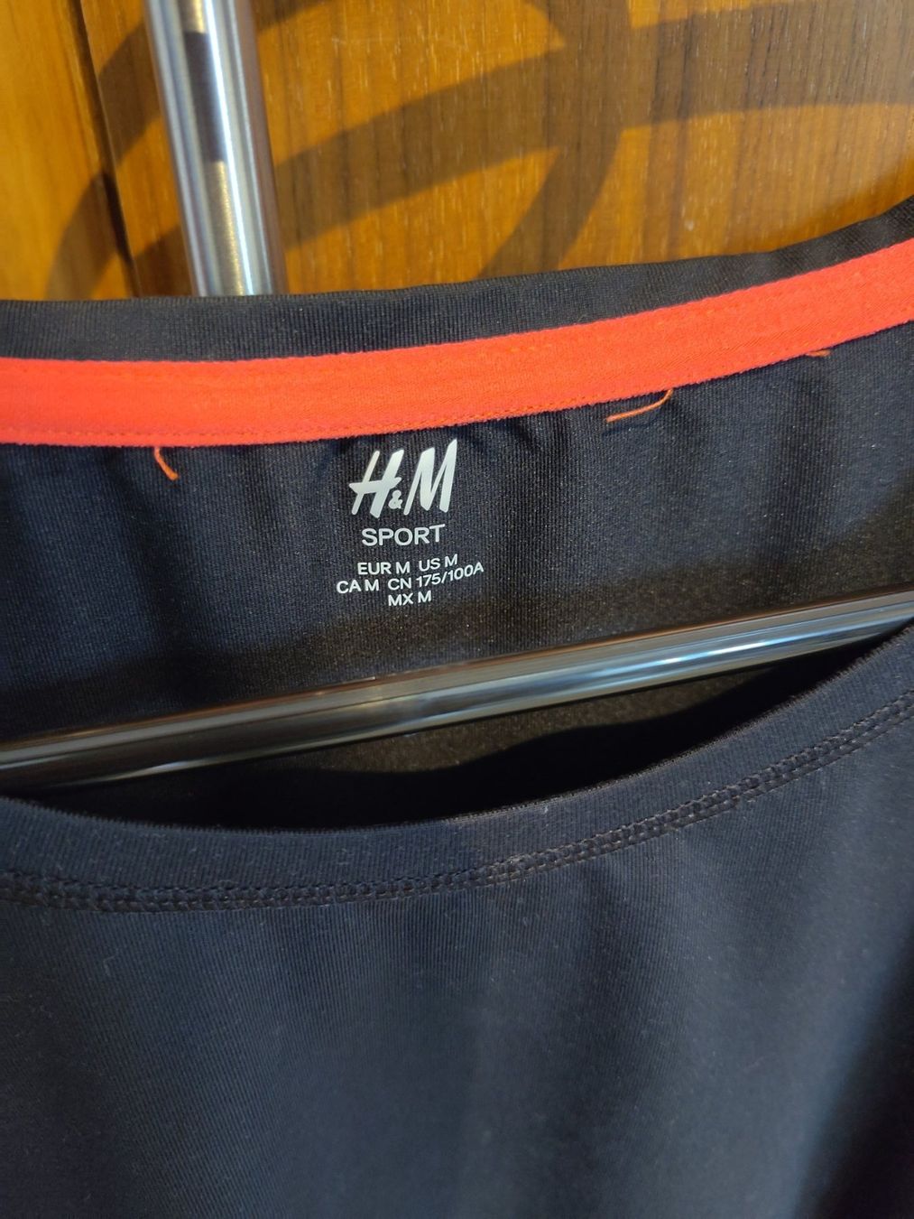 H&M T-shirt: Sportshirt – Usato da Bern venduto da Linii 2