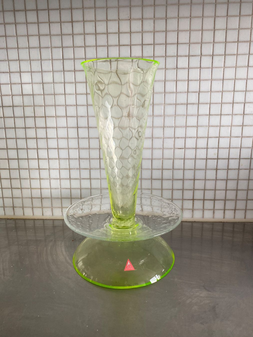 Vasi & Recipienti: Uranglas Postmoderne Vase aus Uraniumglas Borek Sipek Kunst – Usato da solothurn venduto da soko75 1