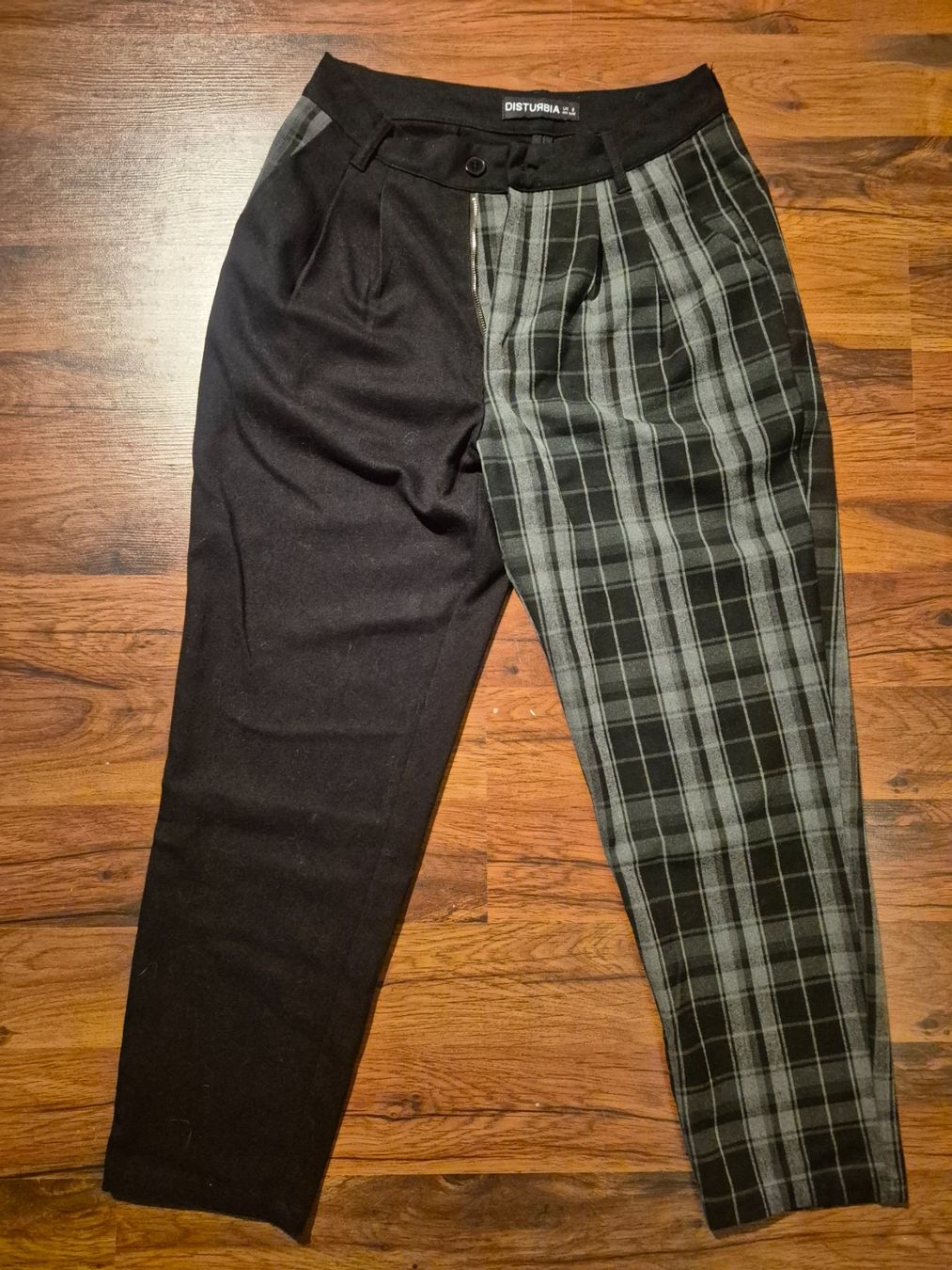 Hosen: Stoffhose Disturbia – Gebraucht aus Wädenswil von Virginia96 1