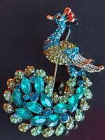 Brosche Pfau blau grün - ca. 5.5 cm hoch mit Strass-Steine