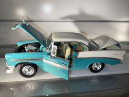 Chevrolet Bel Air '56 Modellauto 1:18 Road Tough!