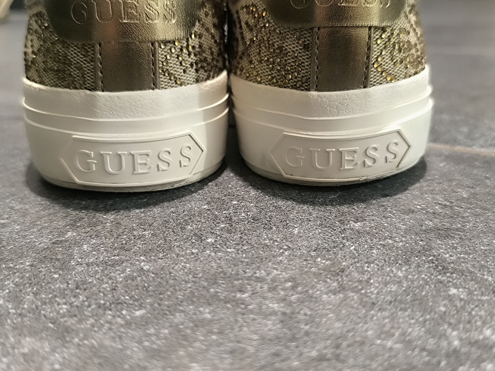 Guess Scarpe da donna: guess Schuhe  – Nuovo (secondo la descrizione) da Oftringen venduto da Lejaleja 1