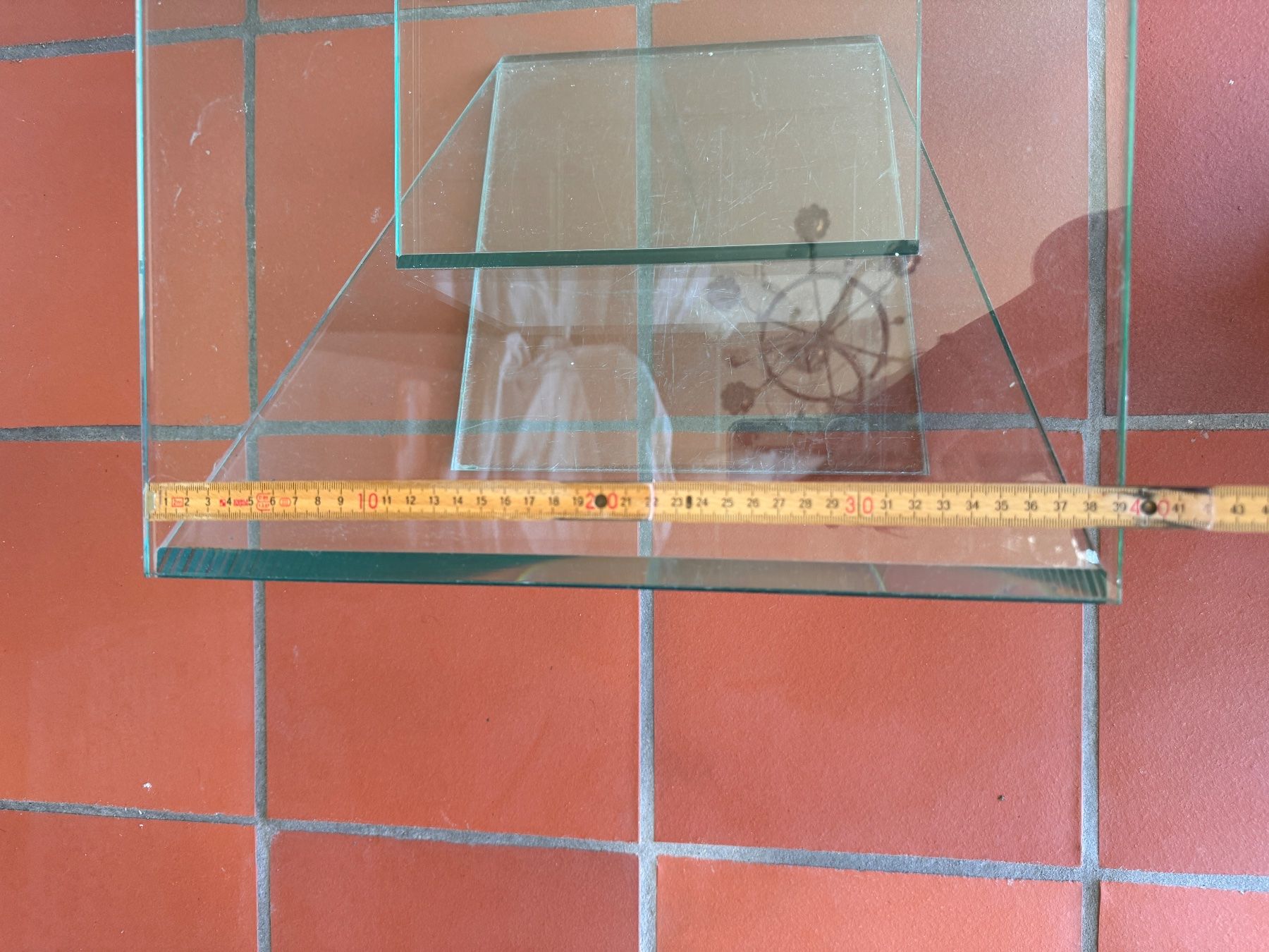 Tavoli: Table basse en verre design moderne bon état – Usato da La Neuveville venduto da ghubler 2