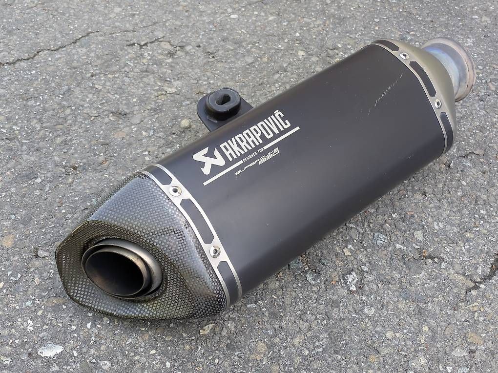 Auspuffanlagen: Akrapovic  pour KTM Super Duke 1290 – Gebraucht aus Wavre von MicroNano