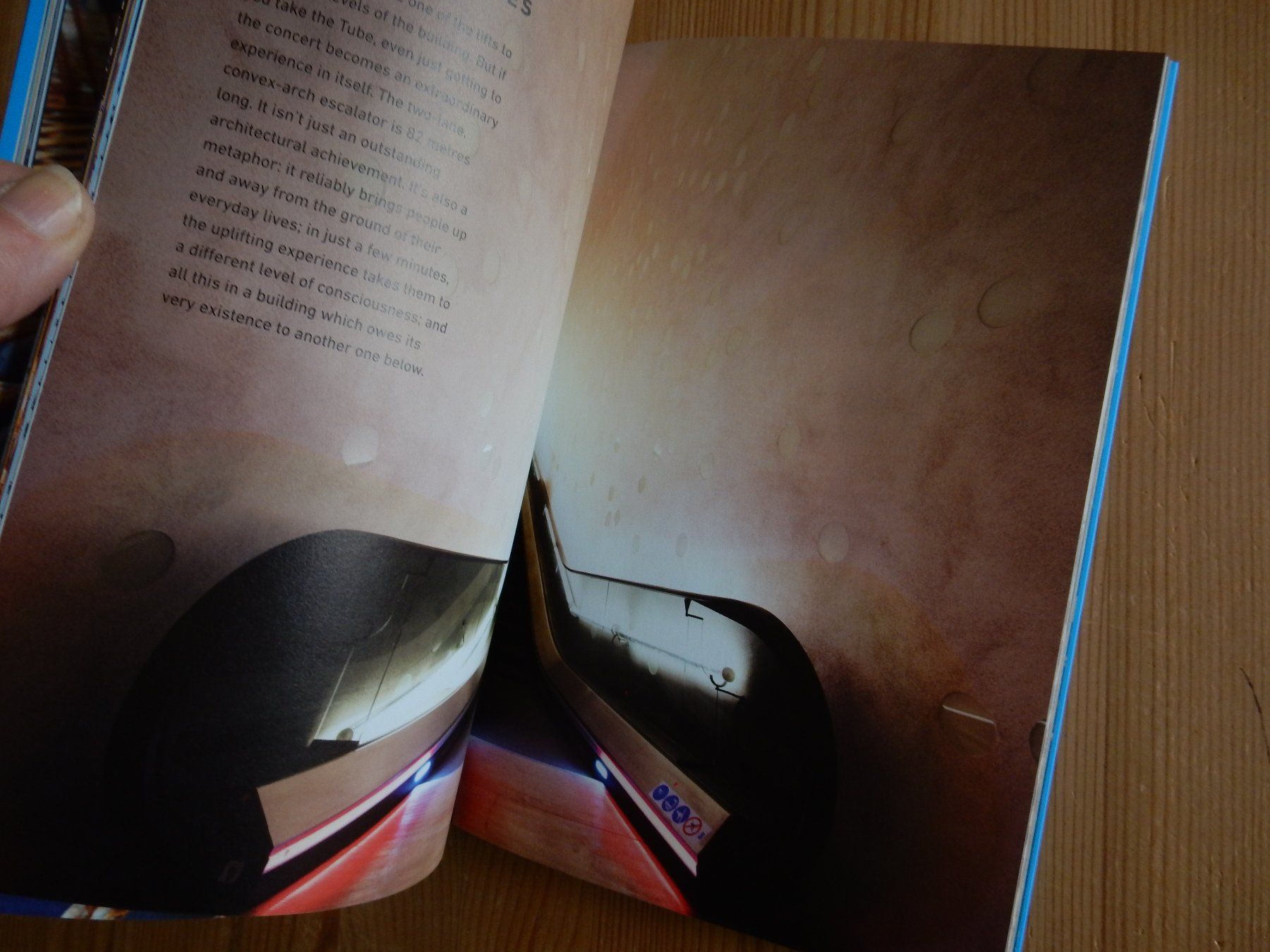 Libri: Elbphilharmonie Hamburg englisch Architektur – Usato da Jona venduto da JOberg_25 6