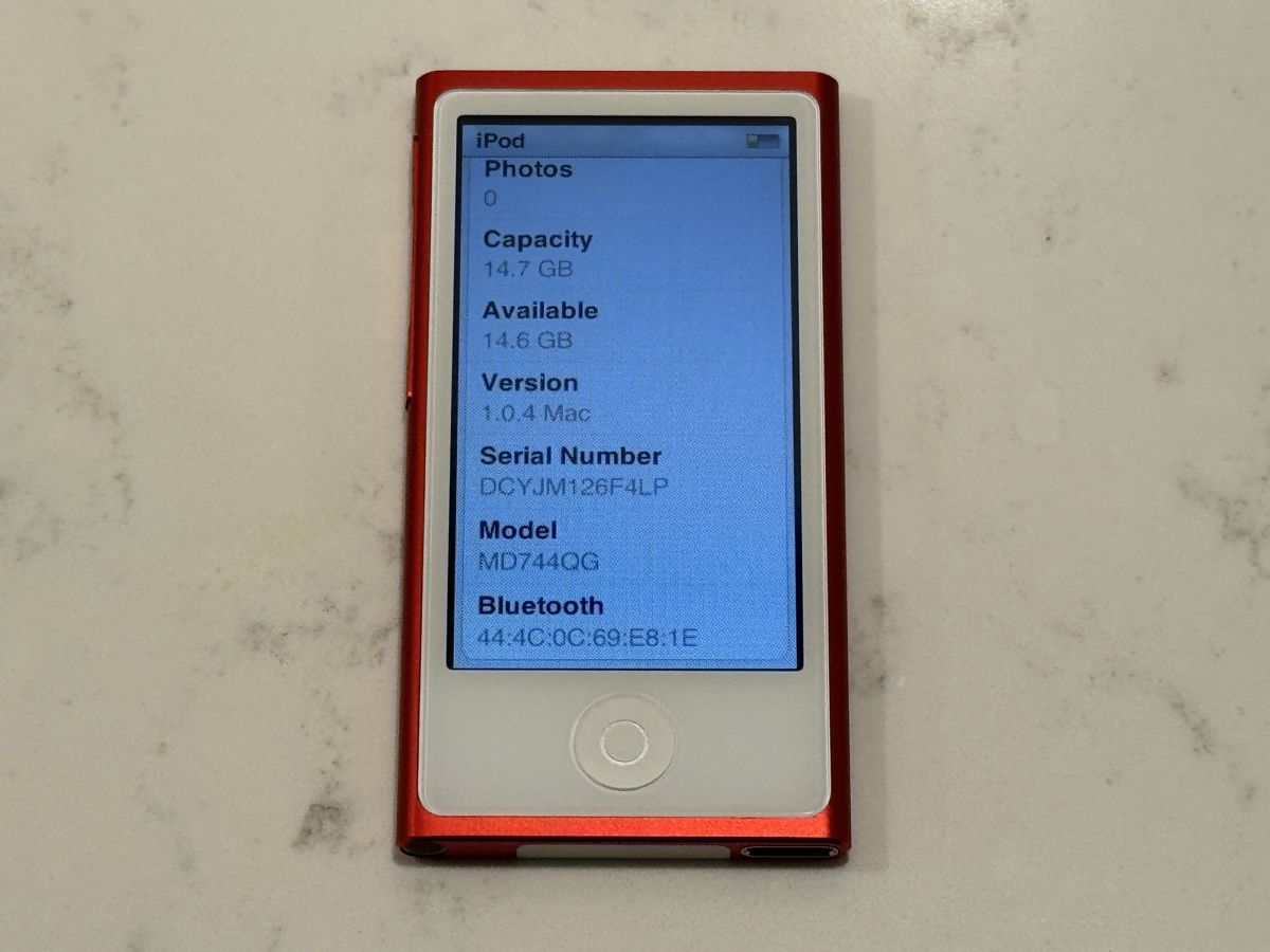 Apple Tragbarer Mediaplayer: iPod nano 7. Generation RED Soezialedition 16 GB – Gebraucht aus Zürich von RicardoExplorer 2