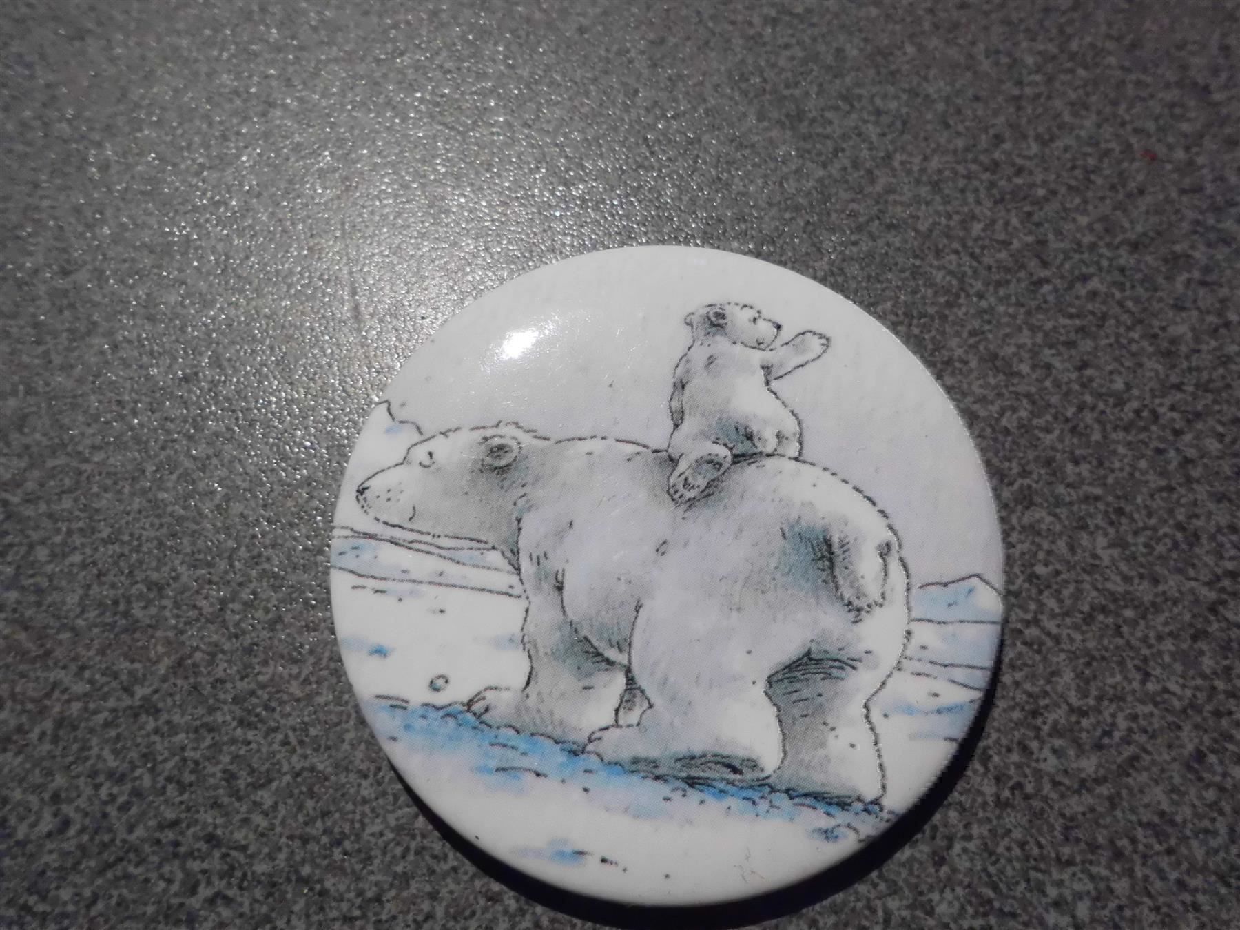 Broches & Aiguilles: Button Der kleine Eisbär/Rücken – D'occasion à Zürich par Motzkuh