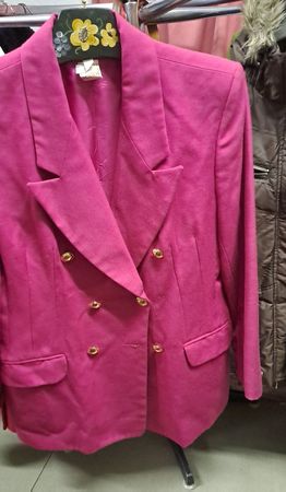 Pinker Blazer mit goldenen Knöpfen - Grösse 44