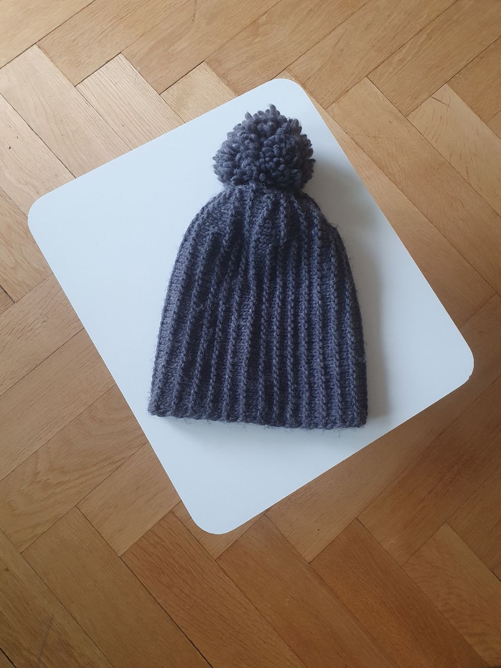 Zara Altro in  Abbigliamento & Accessori: Zara Strickmütze grau mit Bommel – Nuovo (secondo la descrizione) da Bern venduto da PH85BE 1