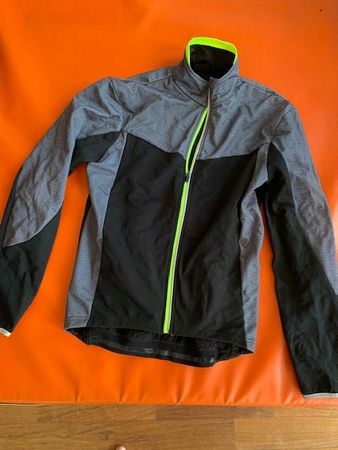 tolle Jacke zum Wandern oder Biken Grösse 48