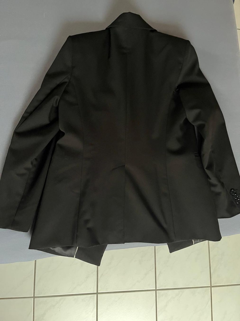 Mango Giacche: Schicker Mango Blazer, Grösse L, schwarz, neuwertig. – Nuovo (secondo la descrizione) da Schaffhausen venduto da GreenApple212 3
