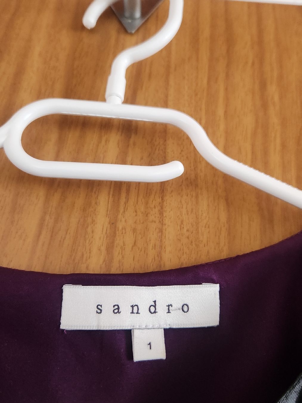 Sandro Top: Top Sandro 100% Soie, taille 1, (S/M) défauts – Usato da Niedergösgen venduto da Eva2410 3