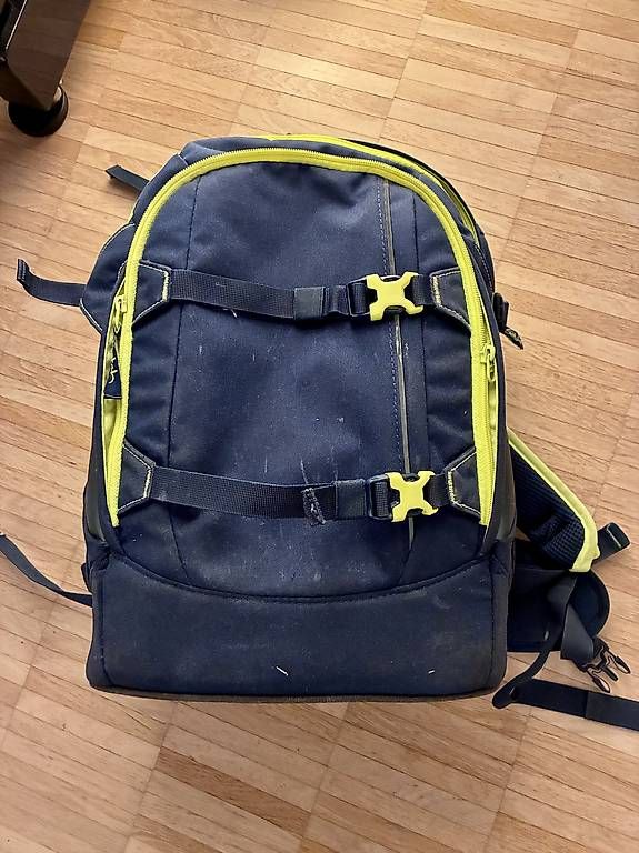Borse & Zaini: Satch Schulrucksack Thek – Usato da Uster venduto da Fluma 2
